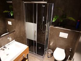 Comfort Apartments by LivingDownTown