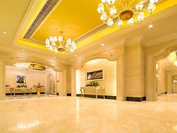 Rio Hotel & Casino