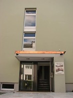 Suite Apartments by Livingdowntown