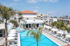 Tinas Plus Hotel