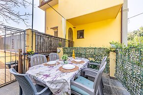 Hanging Garden with Air Conditioning