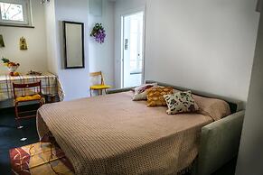 Hanging Garden with Air Conditioning