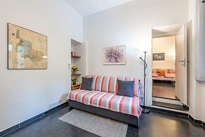 Hanging Garden with Air Conditioning