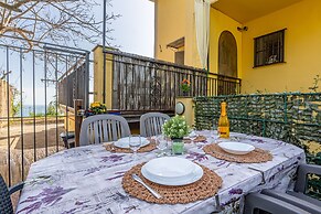 Hanging Garden with Air Conditioning