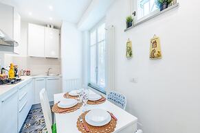 Hanging Garden with Air Conditioning