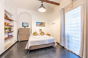 Hanging Garden with Air Conditioning