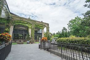 Tai Yi Red Maple Resort