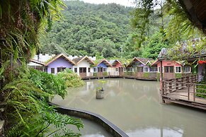 Tai Yi Red Maple Resort