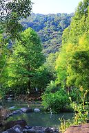 Tai Yi Red Maple Resort