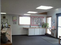 Quails Nest Inn and Suites