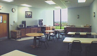 Quails Nest Inn and Suites