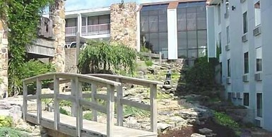 Quails Nest Inn and Suites