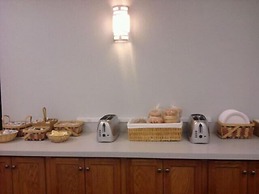 Quails Nest Inn and Suites