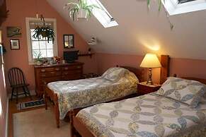 Simmons Homestead Inn