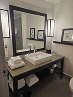 Country Inn & Suites by Radisson, Belleville, ON