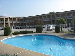 Super 8 by Wyndham Windsor/Dougall