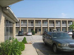 Super 8 by Wyndham Windsor/Dougall