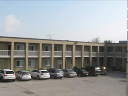 Super 8 by Wyndham Windsor/Dougall