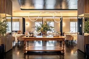 The Knickerbocker Hotel