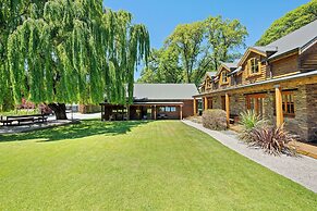 Wanaka Homestead Lodge & Cottages