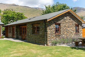 Wanaka Homestead Lodge & Cottages