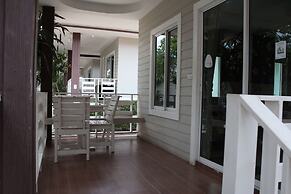 Bee Orchid Pool Villa