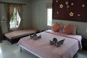 Bee Orchid Pool Villa