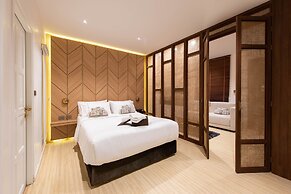 The Botanic Service Room