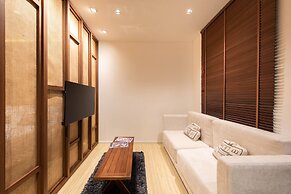 The Botanic Service Room