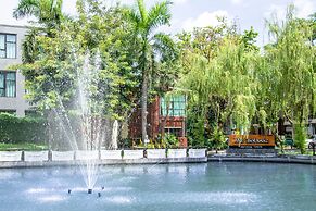 The Botanic Service Room