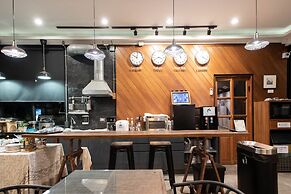 The Botanic Service Room