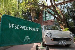 The Botanic Service Room