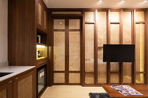 The Botanic Service Room