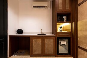 The Botanic Service Room