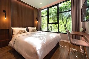 The Botanic Service Room