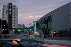 The Davenport Grand, Autograph Collection