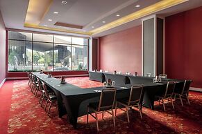 The Davenport Grand, Autograph Collection