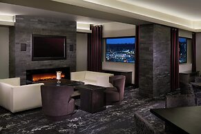 The Davenport Grand, Autograph Collection