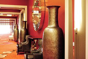 The Davenport Grand, Autograph Collection