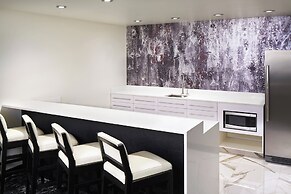 The Davenport Grand, Autograph Collection