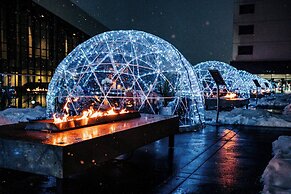 The Davenport Grand, Autograph Collection