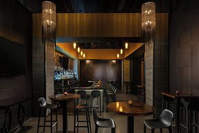 The Davenport Grand, Autograph Collection