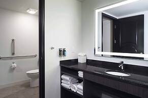 The Davenport Grand, Autograph Collection