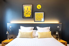 Best Western Plus Suitcase Paris La Defense