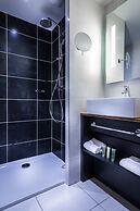 Best Western Plus Suitcase Paris La Defense