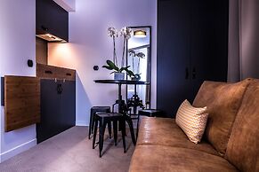 Best Western Plus Suitcase Paris La Defense