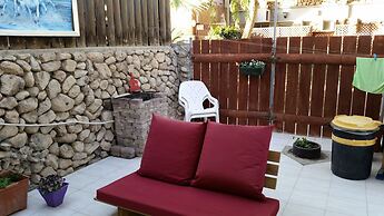 Zimmer Dora Dead Sea