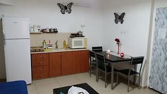 Zimmer Dora Dead Sea