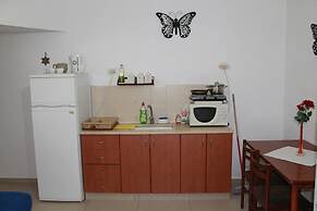 Zimmer Dora Dead Sea