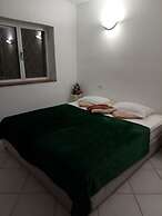 Zimmer Dora Dead Sea